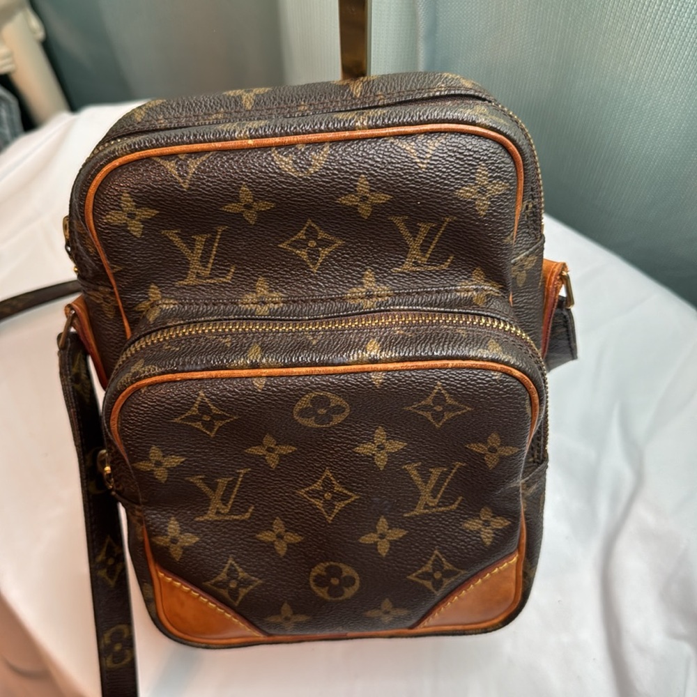 Louis Vuitton Amazone Crossbody Monogram